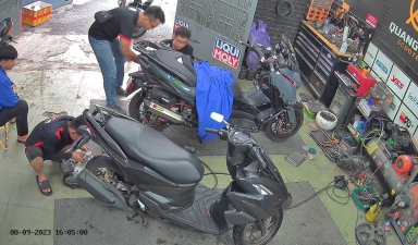 Thứ 5 tấp nập tại Quang Anh Scooter